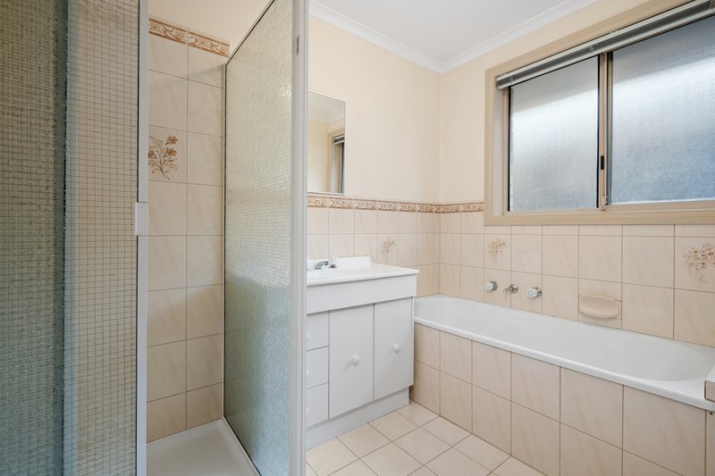 Photo - 1/7 Kookaburra Walk, South Morang VIC 3752 - Image 12