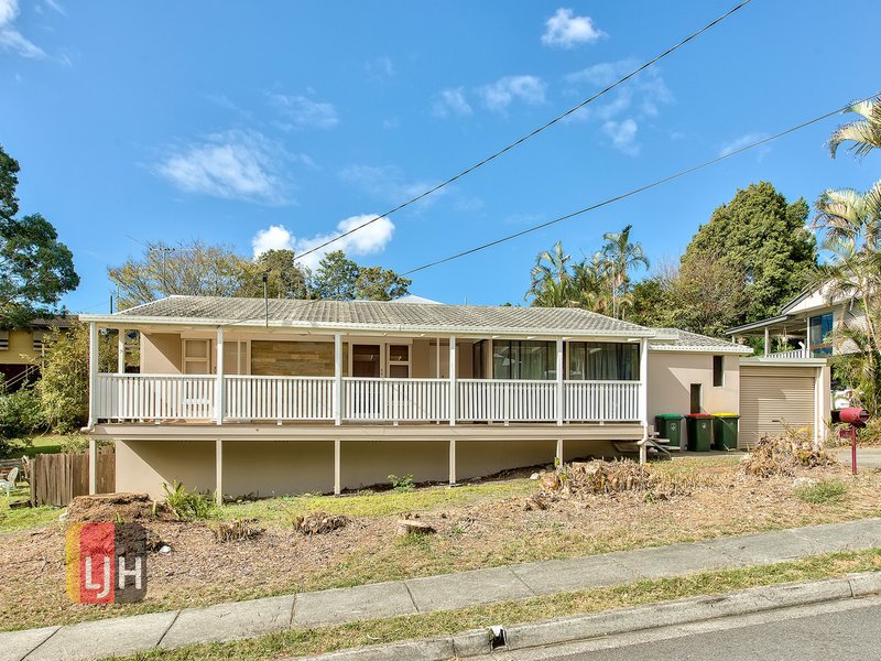 Photo - 17 Koolewong Street, Stafford Heights QLD 4053 - Image 1