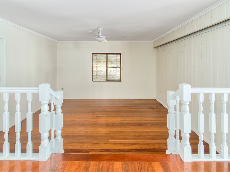 Photo - 17 Koolewong Street, Stafford Heights QLD 4053 - Image 5