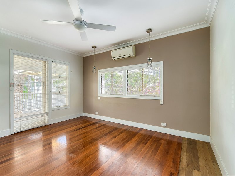 Photo - 17 Koolewong Street, Stafford Heights QLD 4053 - Image 6
