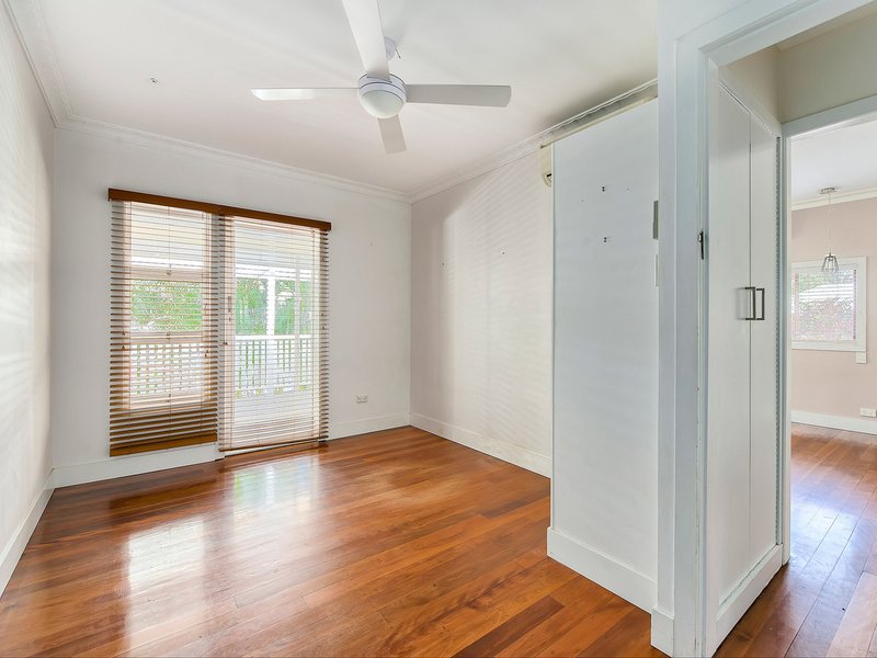Photo - 17 Koolewong Street, Stafford Heights QLD 4053 - Image 7