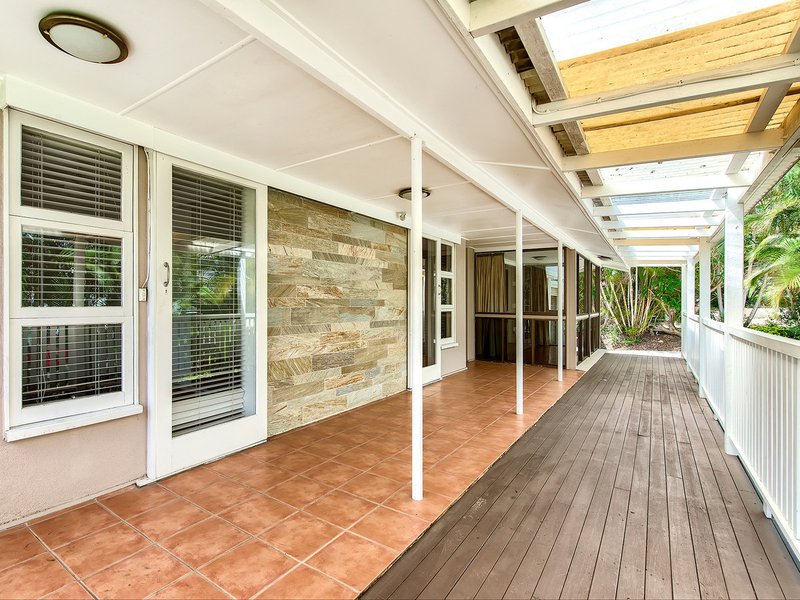 Photo - 17 Koolewong Street, Stafford Heights QLD 4053 - Image 9