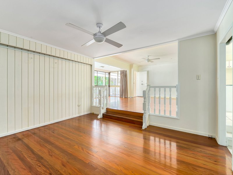 Photo - 17 Koolewong Street, Stafford Heights QLD 4053 - Image 7