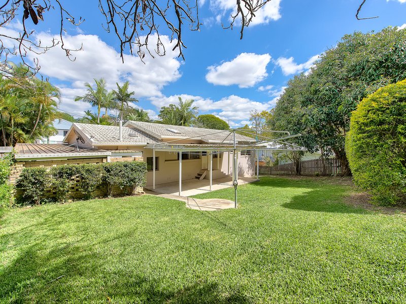 Photo - 17 Koolewong Street, Stafford Heights QLD 4053 - Image 14