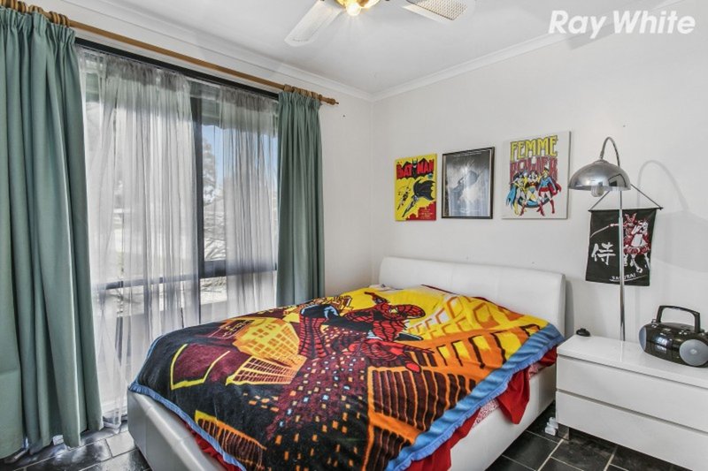 Photo - 17 Kooyong Close, Hampton Park VIC 3976 - Image 3