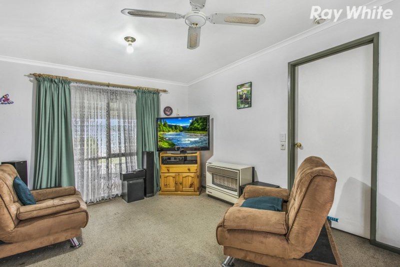 Photo - 17 Kooyong Close, Hampton Park VIC 3976 - Image 11