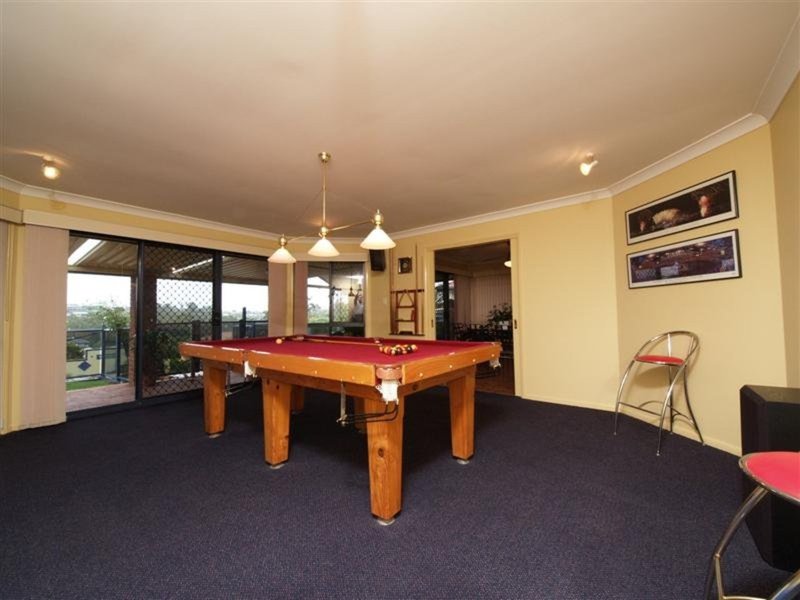 Photo - 17 Laceflower Crescent, Eatons Hill QLD 4037 - Image 5