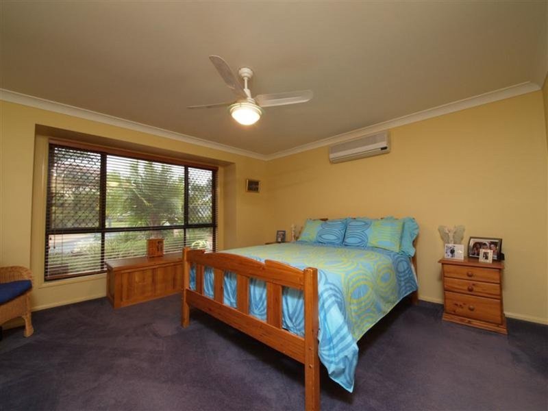 Photo - 17 Laceflower Crescent, Eatons Hill QLD 4037 - Image 14