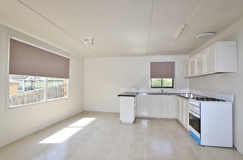 Photo - 17 Lacenet Avenue, Frankston North VIC 3200 - Image 2