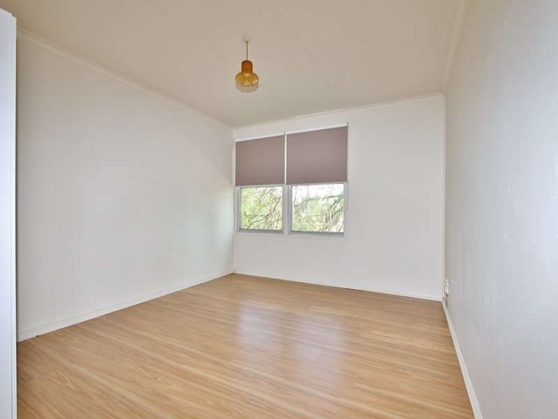 Photo - 17 Lacenet Avenue, Frankston North VIC 3200 - Image 4