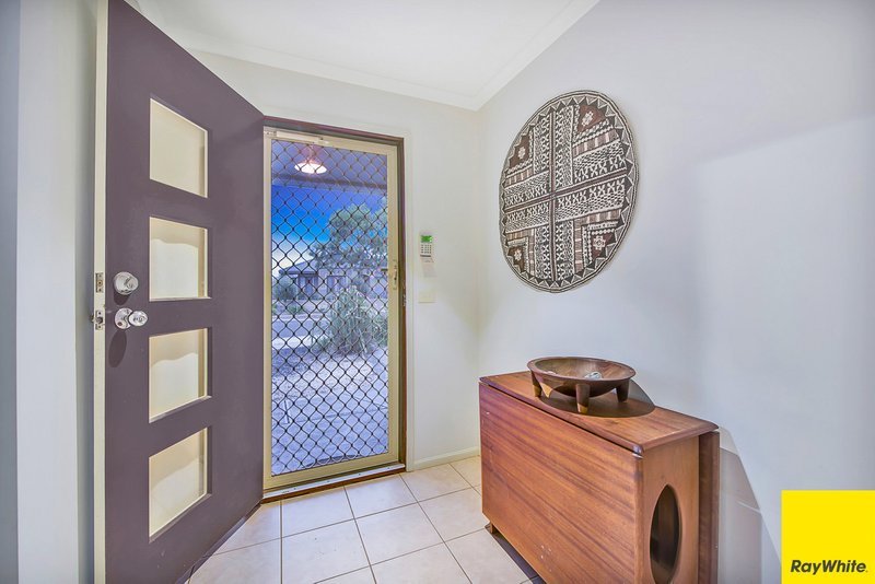 Photo - 17 Ladybird Crescent, Point Cook VIC 3030 - Image 2