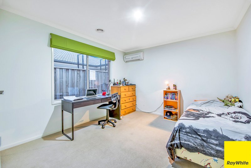Photo - 17 Ladybird Crescent, Point Cook VIC 3030 - Image 10