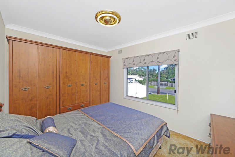 Photo - 17 Laelana Avenue, Budgewoi NSW 2262 - Image 5