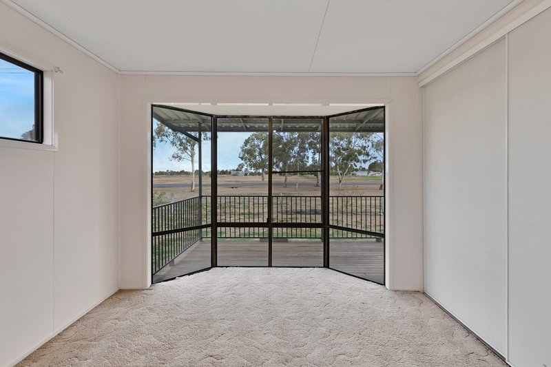 Photo - 17 Lagoon Street, Jondaryan QLD 4403 - Image 7