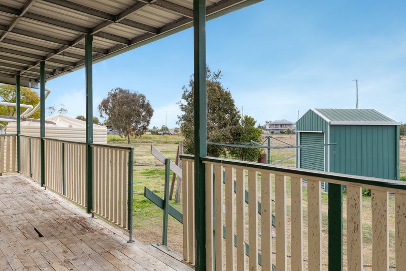 Photo - 17 Lagoon Street, Jondaryan QLD 4403 - Image 10