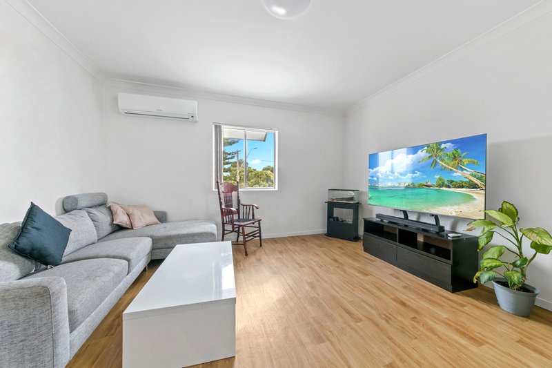 Photo - 17 Lake Street, Budgewoi NSW 2262 - Image 5