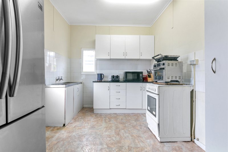 Photo - 17 Lake Street, Budgewoi NSW 2262 - Image 15