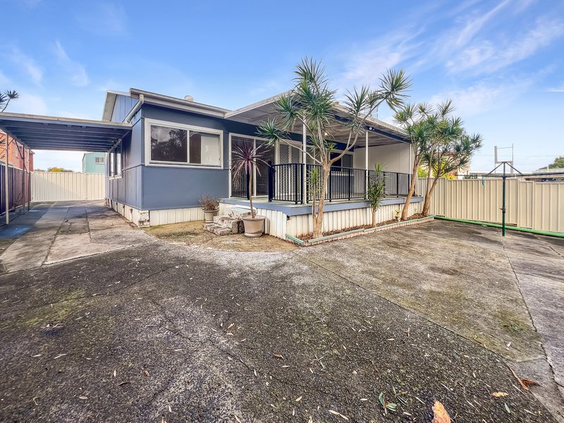 Photo - 17 Lake Street, Budgewoi NSW 2262 - Image 1