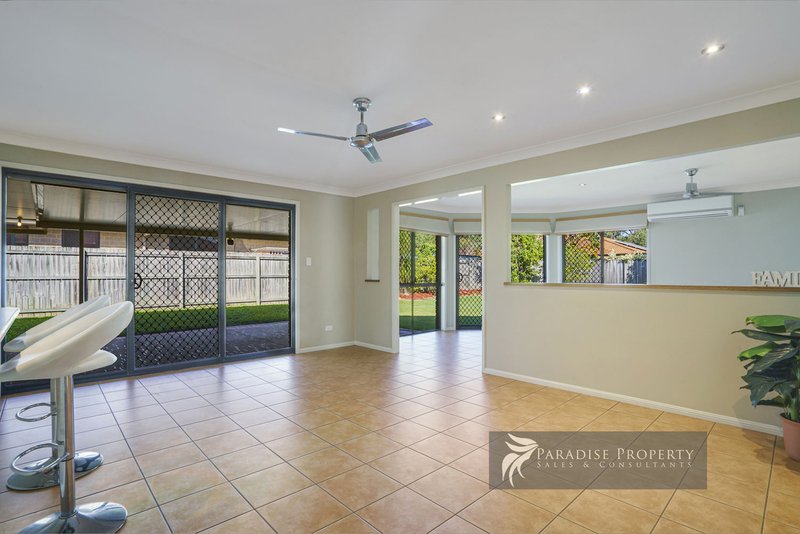 Photo - 17 Lamington Pl , Parkinson QLD 4115 - Image 8