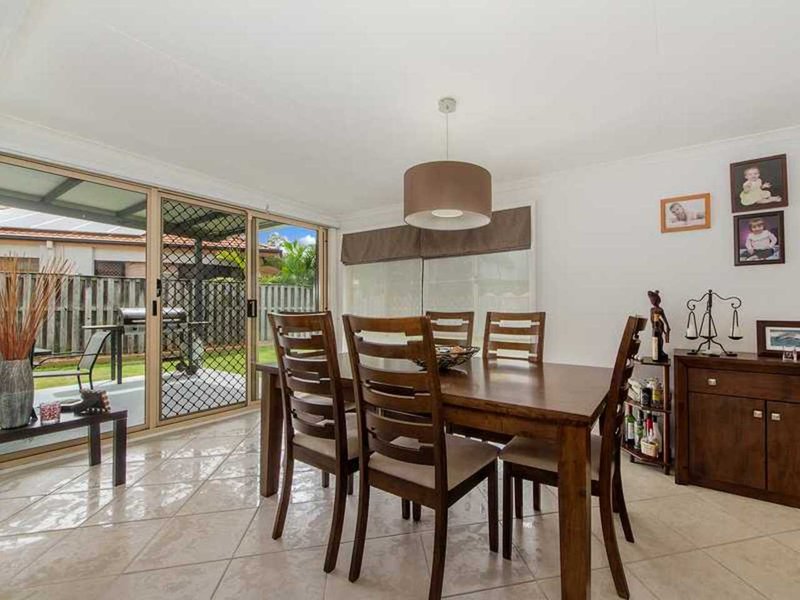 Photo - 17 Lancashire Drive, Mudgeeraba QLD 4213 - Image 7