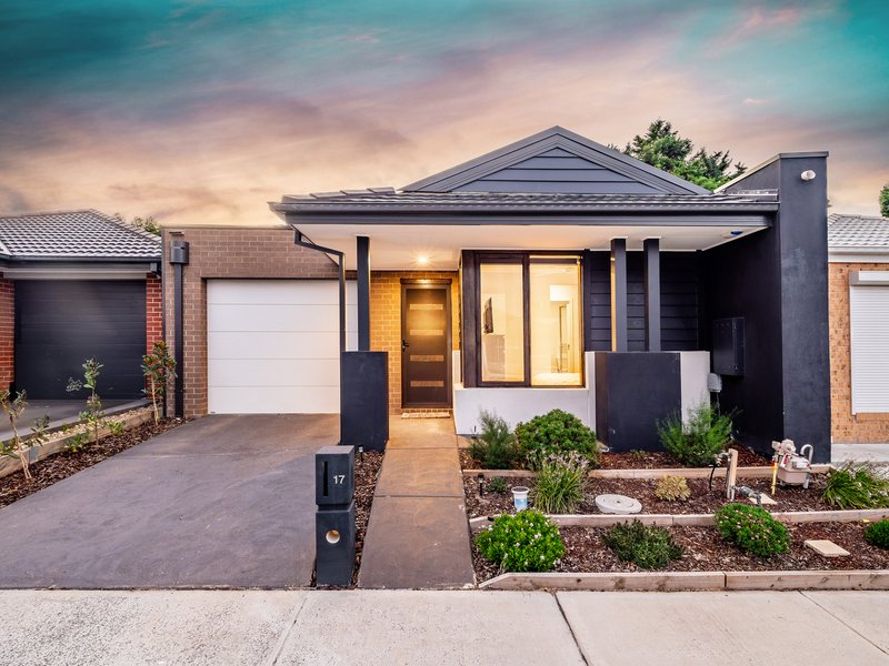 17 Landscape Boulevard, Hampton Park VIC 3976