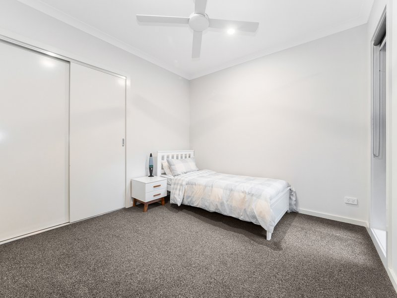 Photo - 17 Landscape Boulevard, Hampton Park VIC 3976 - Image 18