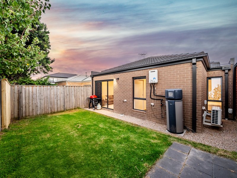 Photo - 17 Landscape Boulevard, Hampton Park VIC 3976 - Image 24