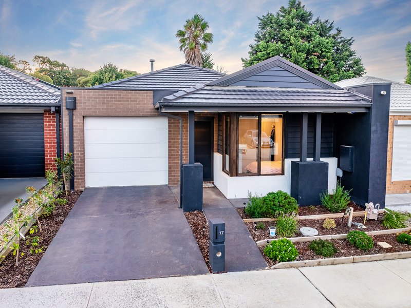 Photo - 17 Landscape Boulevard, Hampton Park VIC 3976 - Image 28