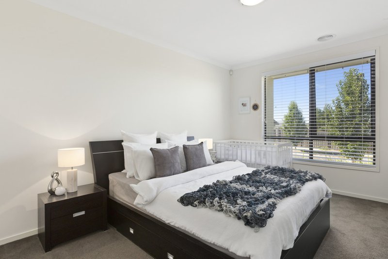 Photo - 17 Lanner Way, Doreen VIC 3754 - Image 6