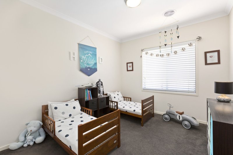 Photo - 17 Lanner Way, Doreen VIC 3754 - Image 7