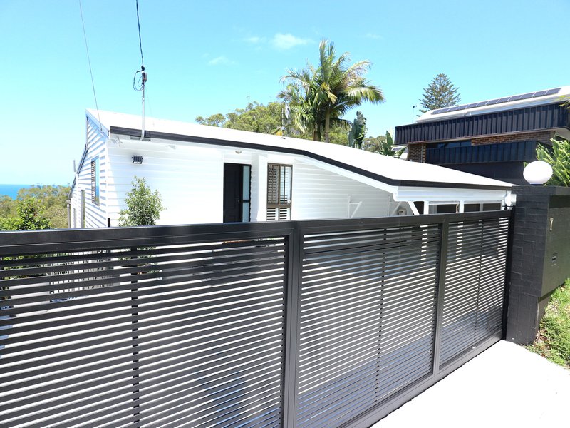 Photo - 1/7 Lansell Avenue, Currumbin QLD 4223 - Image 2