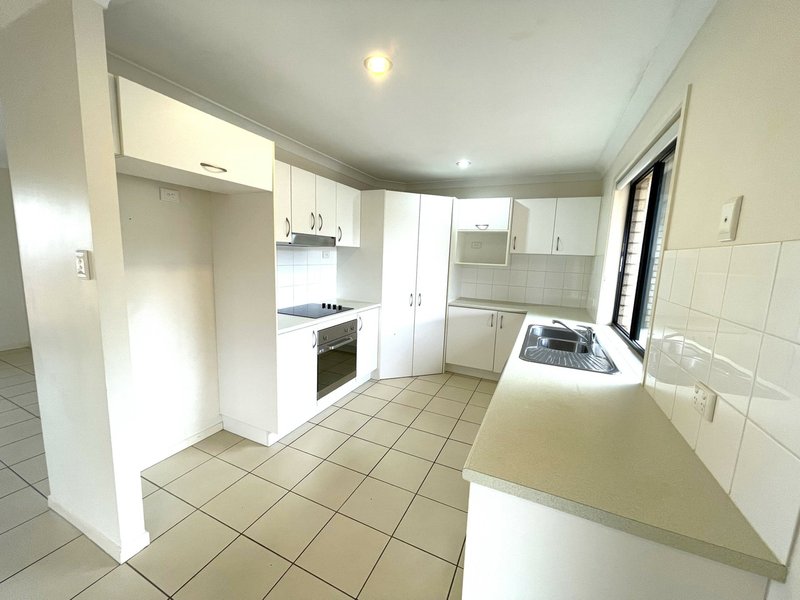 Photo - 17 Lara Court, Kingaroy QLD 4610 - Image 3