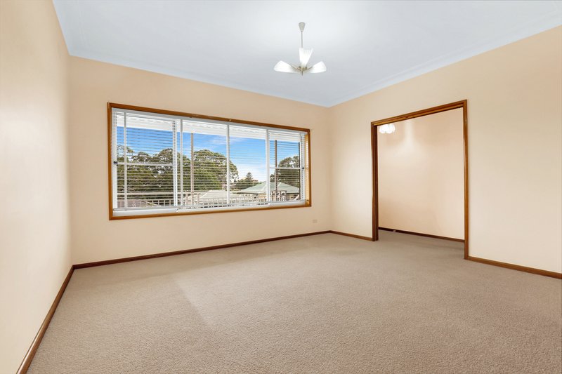 Photo - 17 Larama Avenue, Dapto NSW 2530 - Image 4