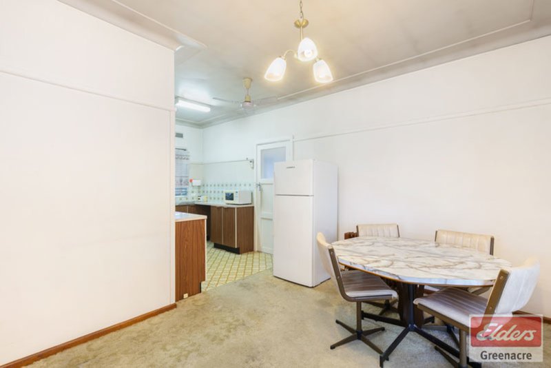 Photo - 17 Lauma Avenue, Greenacre NSW 2190 - Image 3