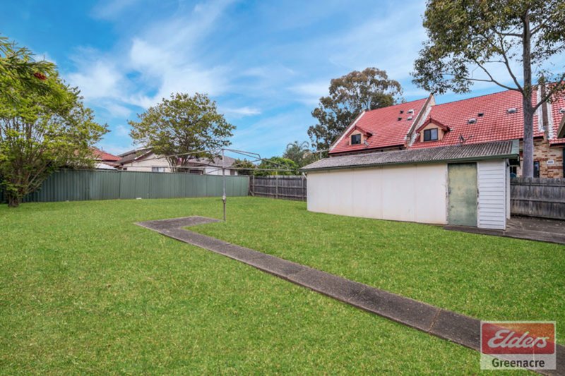 Photo - 17 Lauma Avenue, Greenacre NSW 2190 - Image 5