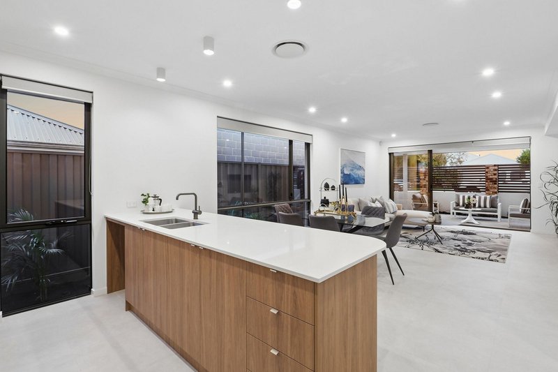 Photo - 17 Laurence Road, Innaloo WA 6018 - Image 7