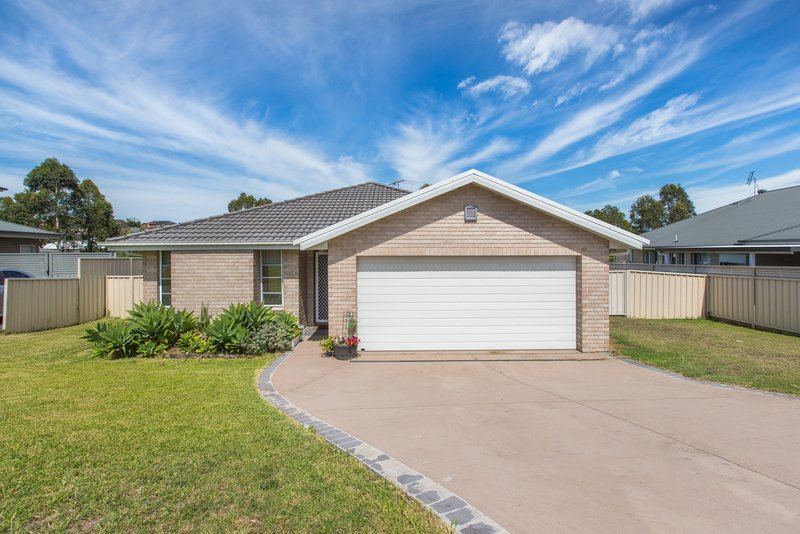 17 Laurie Drive, Raworth NSW 2321
