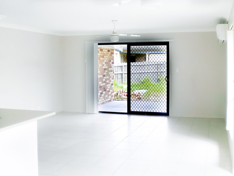 Photo - 17 Lemon Myrtle Drive, Morayfield QLD 4506 - Image 7