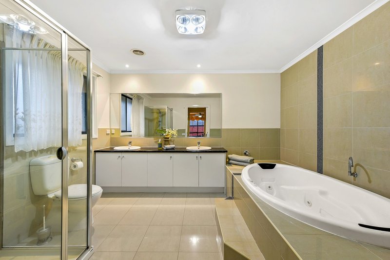 Photo - 17 Len George Drive, Keysborough VIC 3173 - Image 14