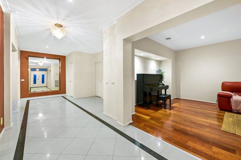 Photo - 17 Len George Drive, Keysborough VIC 3173 - Image 4