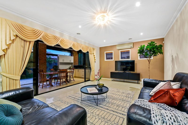 Photo - 17 Len George Drive, Keysborough VIC 3173 - Image 9