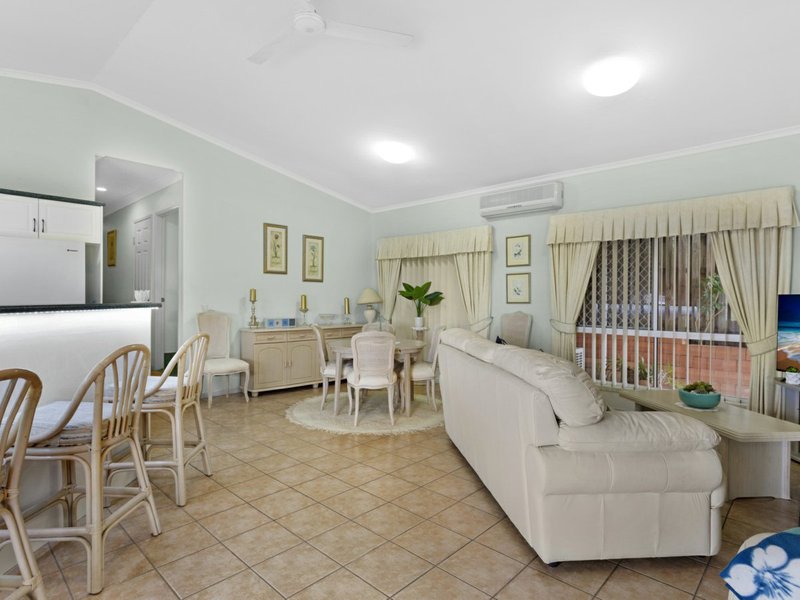 Photo - 17 Leopard Avenue, Elanora QLD 4221 - Image 6