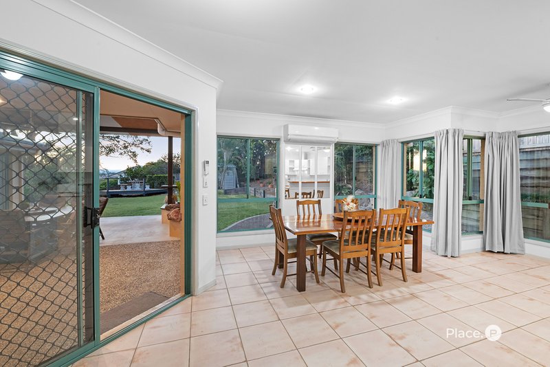 Photo - 17 Leopard Tree Crescent, Sinnamon Park QLD 4073 - Image 10