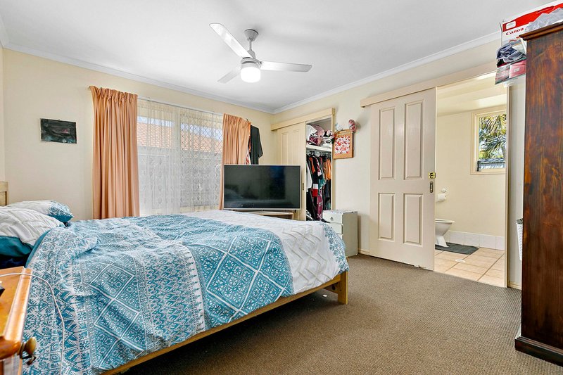 Photo - 17 Lester Crescent, Torquay QLD 4655 - Image 10