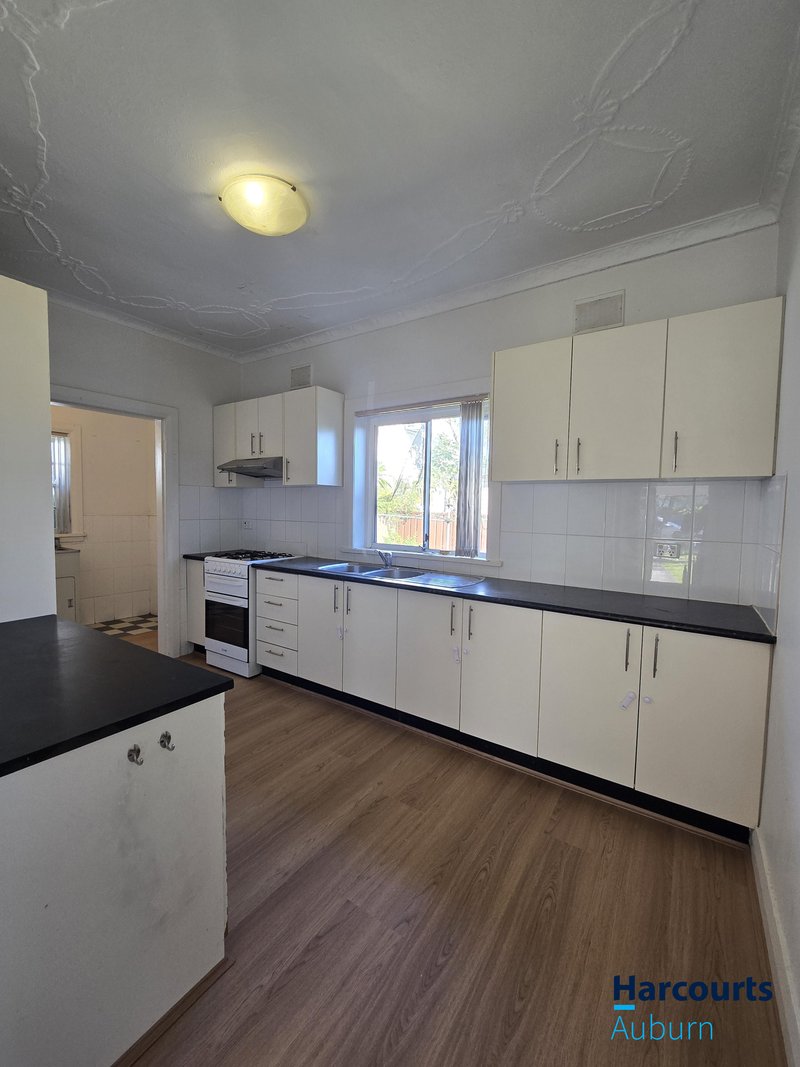 Photo - 17 Leura Road, Auburn NSW 2144 - Image 8