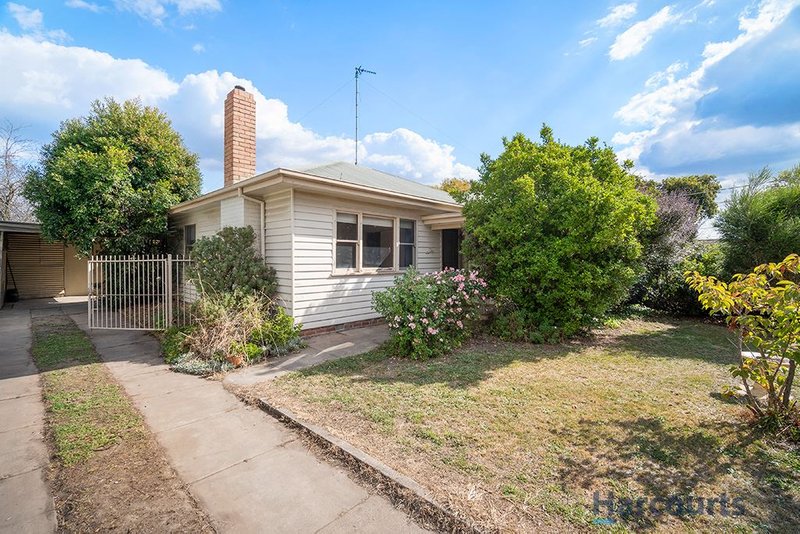 17 Linden Avenue, Wendouree VIC 3355