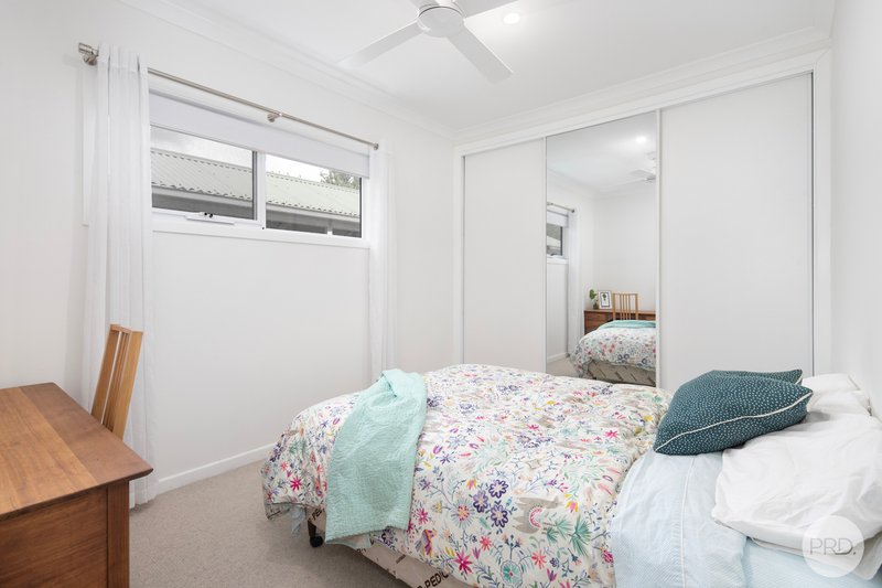 Photo - 17 Linden Avenue, Wendouree VIC 3355 - Image 7
