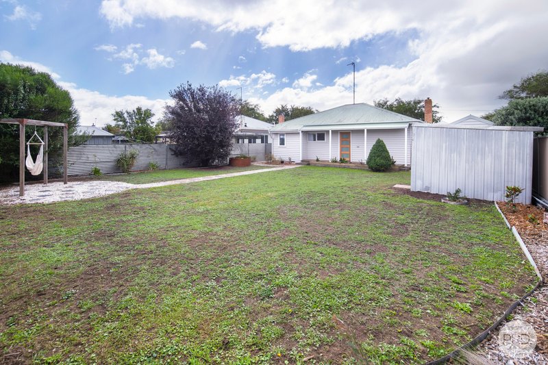 Photo - 17 Linden Avenue, Wendouree VIC 3355 - Image 10