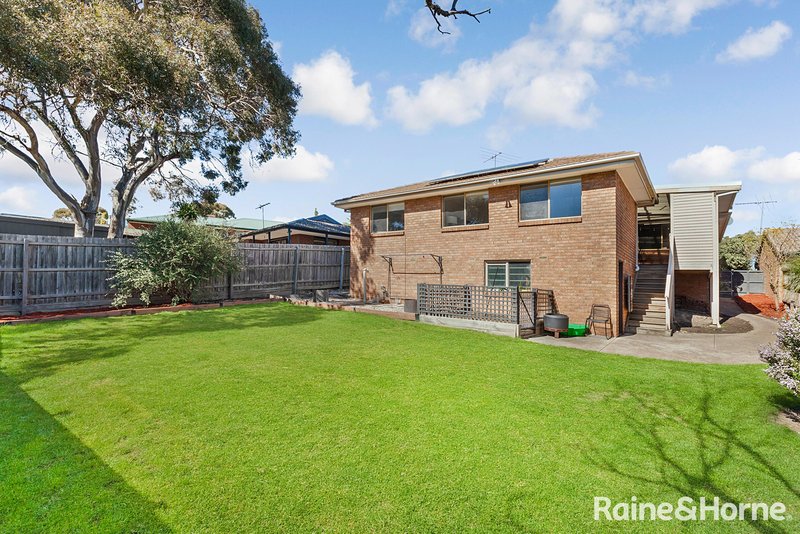 Photo - 17 Lister Crescent, Sunbury VIC 3429 - Image 11