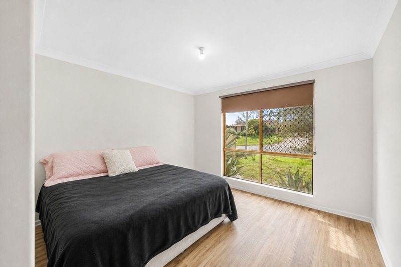 Photo - 17 Littlefair Drive, Withers WA 6230 - Image 11